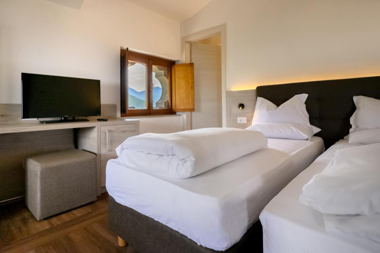 Hotel Stella Alpina Spiazzi Di Caprino Eksteriør bilde