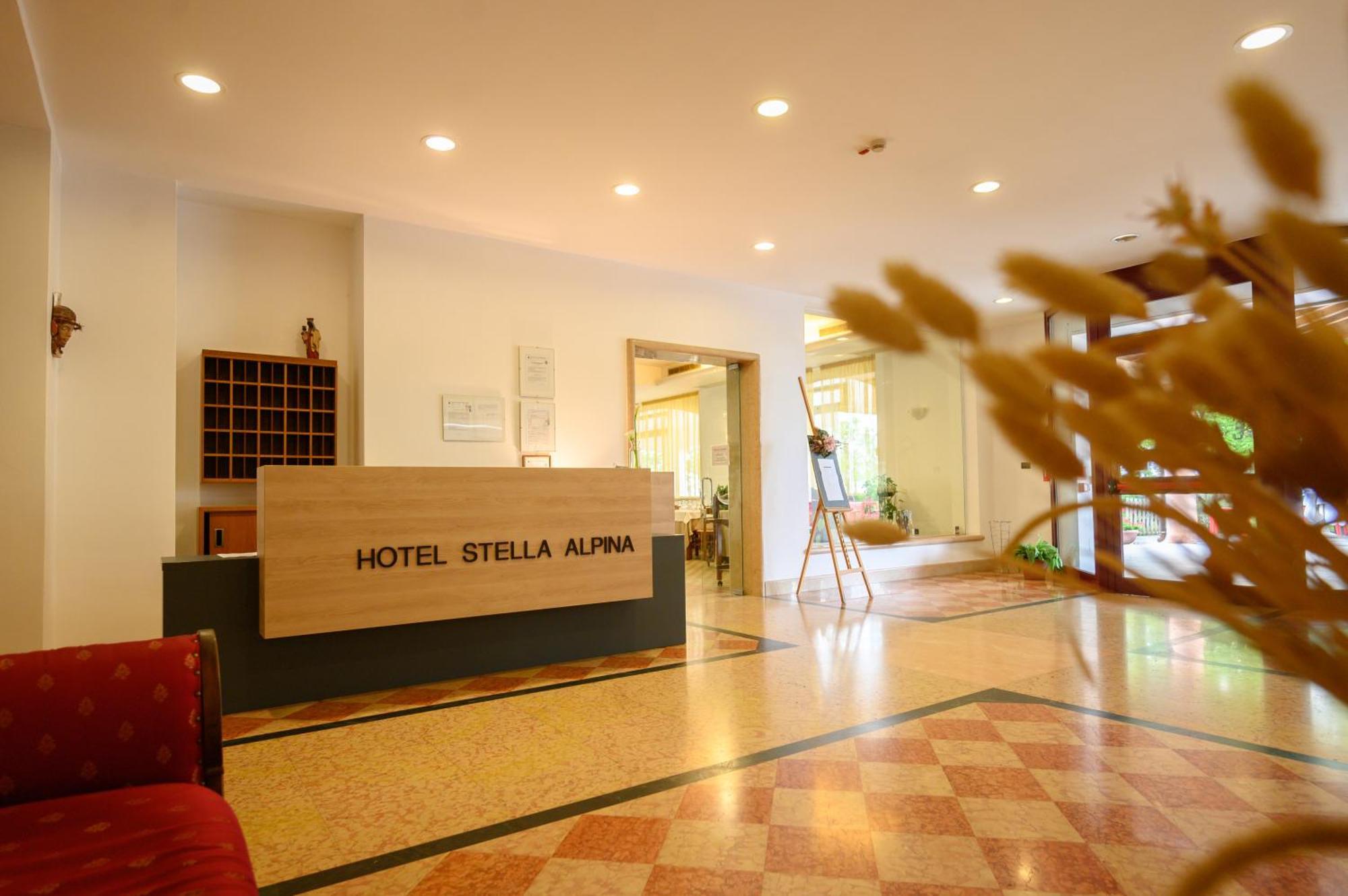 Hotel Stella Alpina Spiazzi Di Caprino Eksteriør bilde