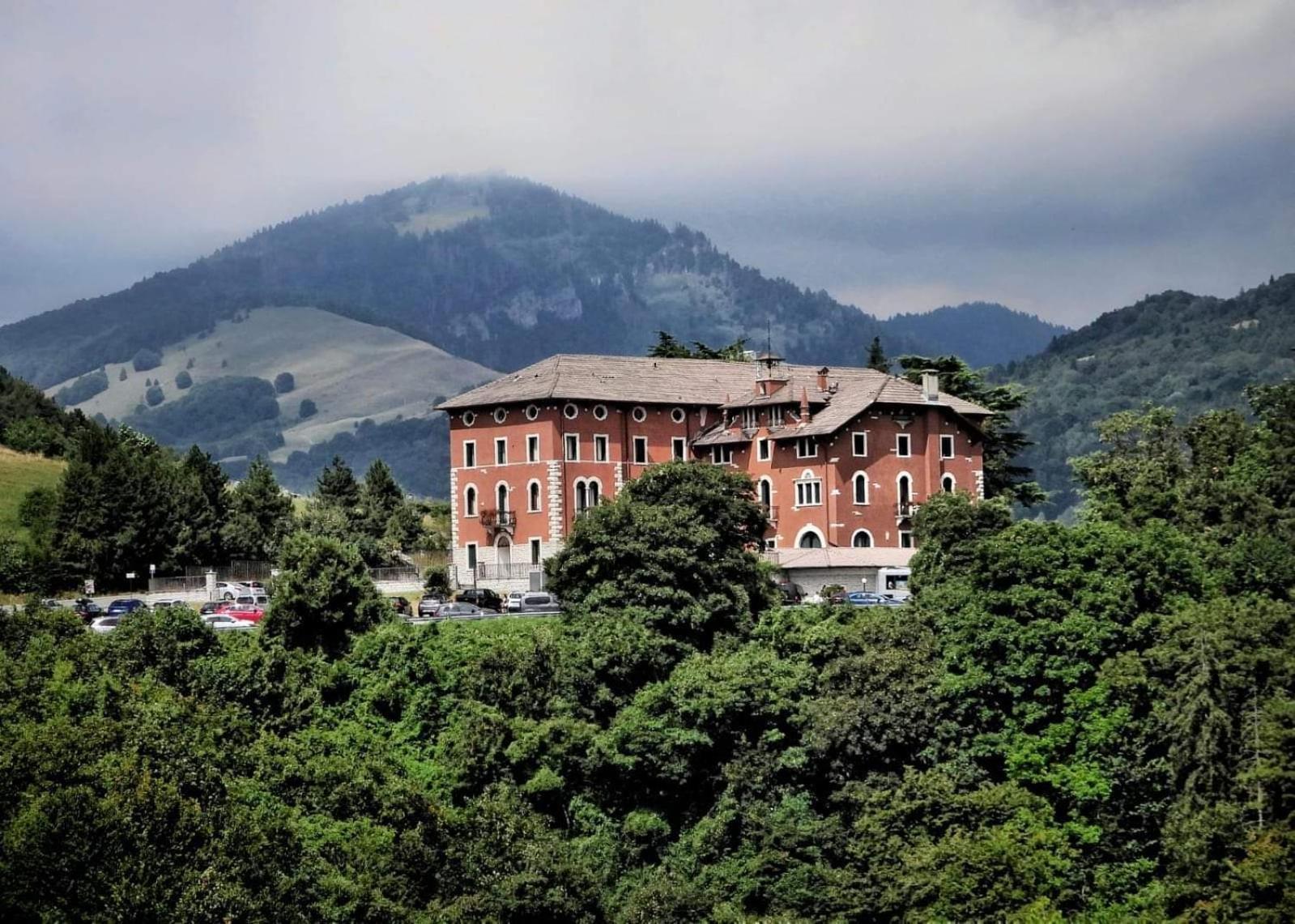 Hotel Stella Alpina Spiazzi Di Caprino Eksteriør bilde