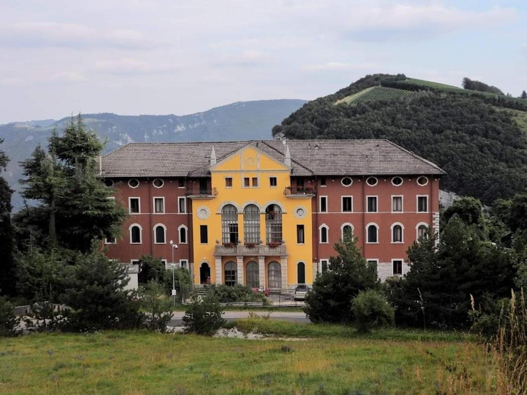 Hotel Stella Alpina Spiazzi Di Caprino Eksteriør bilde